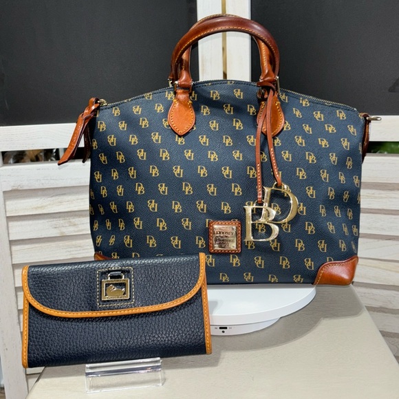 Dooney & Bourke Handbags - Dooney & Bourke Gretta Handbag, Bundle, W/Wallet,Navy, EUC,NCO, 16x9 no strap